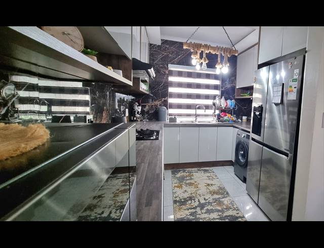 2 BEDROOM FLAT FOR SALE IN GLENWOOD